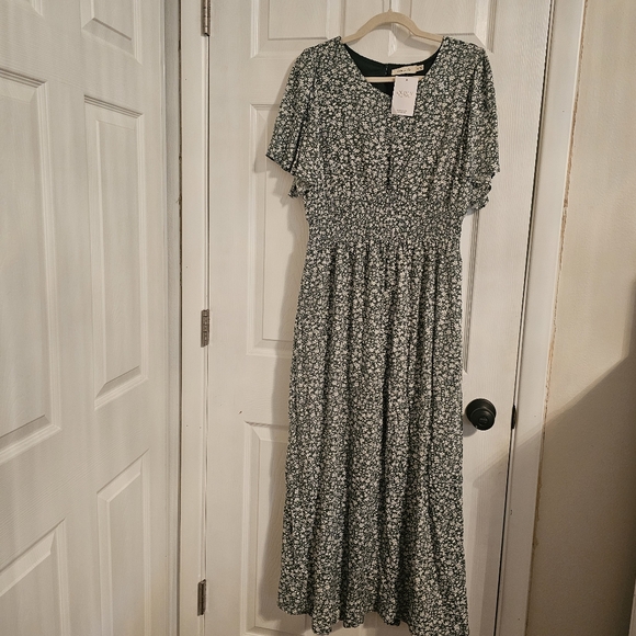 Green Midi dress in large - Picture 3 of 5
